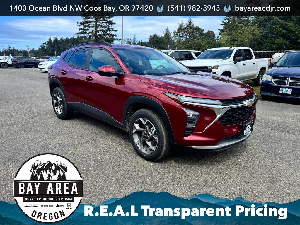 Used 2025 Chevrolet Trax LT image 8