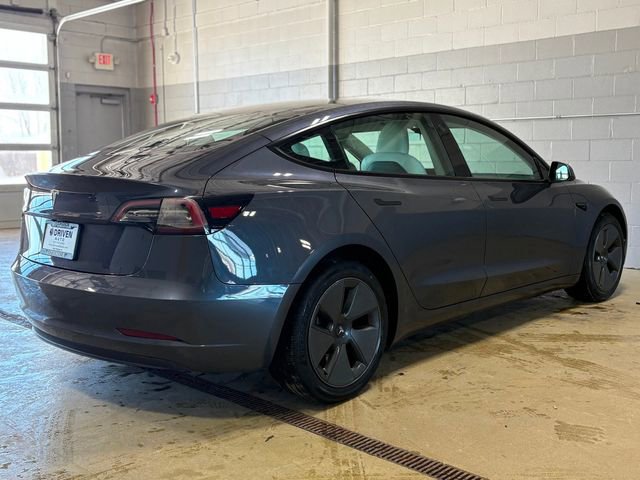 Used 2023 Tesla Model 3 Standard Range image 9