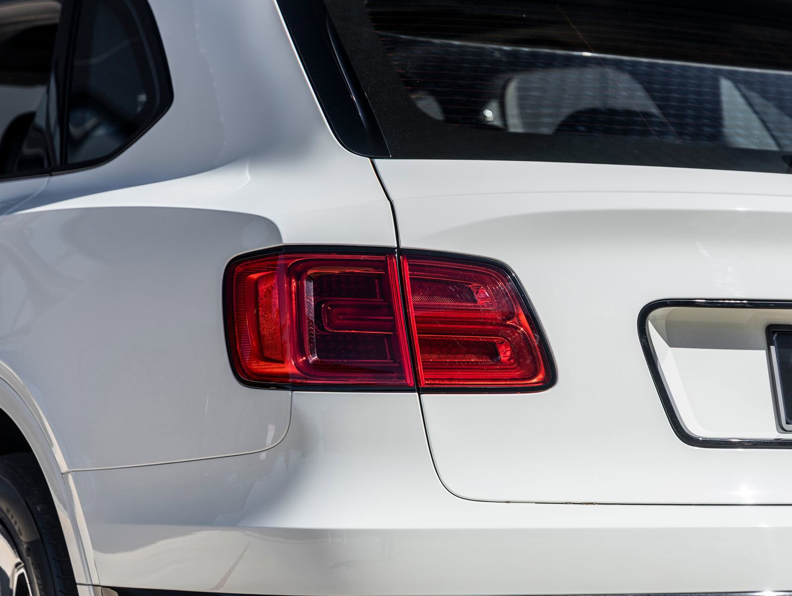 Used 2020 Bentley Bentayga AWD/4WD image 11