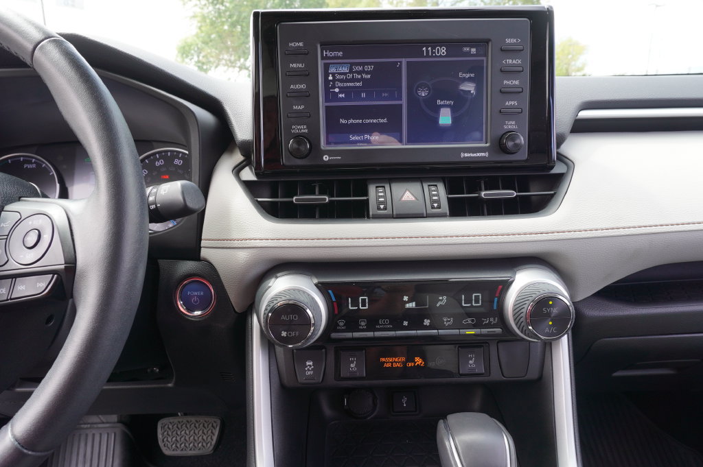 Used 2021 Toyota RAV4 XLE Premium AWD/4WD image 21