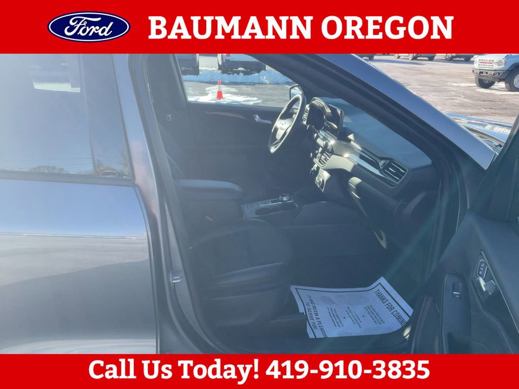 Used 2026 Ford Escape ST-Line w/ Cold Weather Package AWD/4WD image 12
