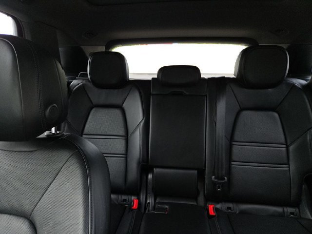 Used 2022 Porsche Cayenne AWD/4WD image 13
