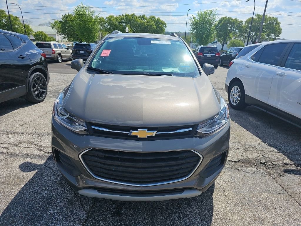 Used 2022 Chevrolet Trax LT w/ Driver Confidence Package AWD/4WD image 2