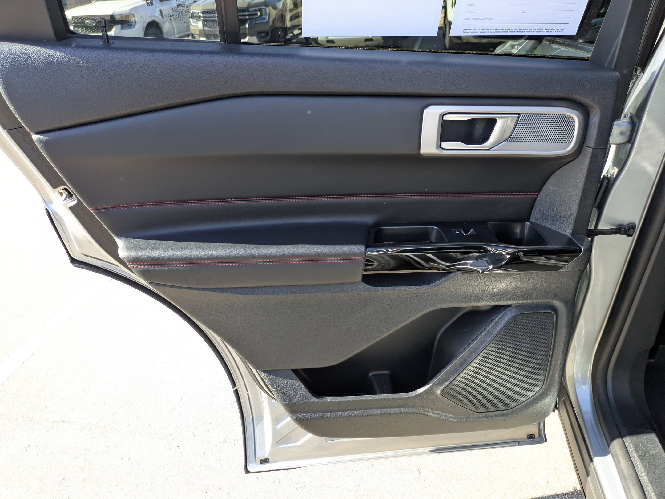 Certified 2022 Ford Explorer ST-Line w/ Class IV Trailer Tow Package AWD/4WD image 32