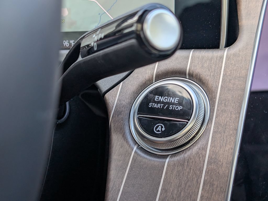 Used 2025 Mercedes-Benz E 350 4MATIC Sedan image 18