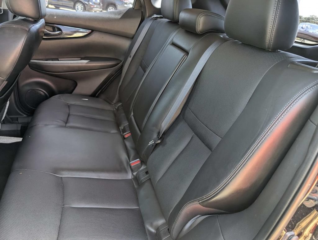 Used 2017 Nissan Rogue Sport SL FWD image 18