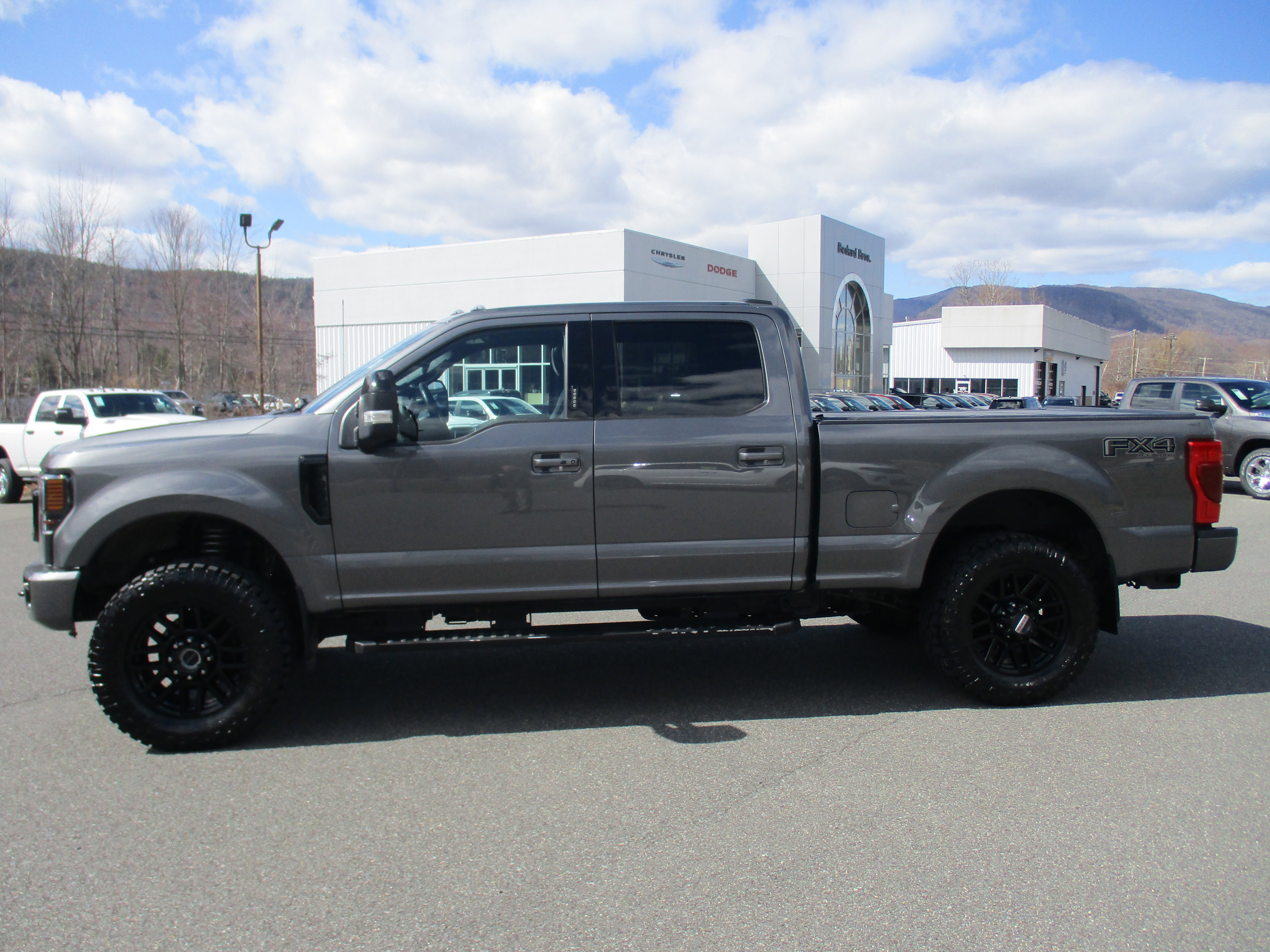 Used 2022 Ford F350 Lariat w/ Black Appearance Package image 8