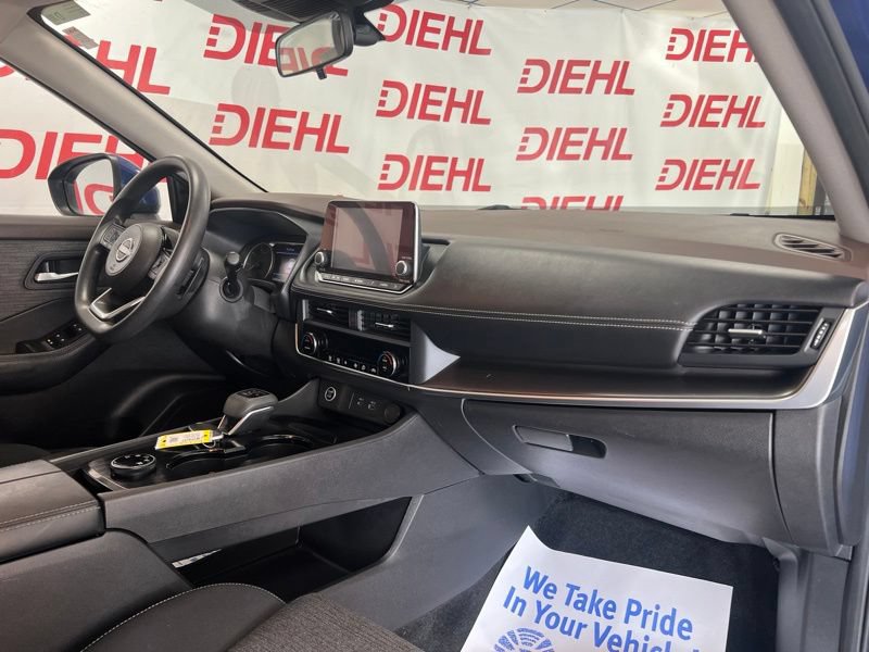 Used 2023 Nissan Rogue SV AWD/4WD image 13