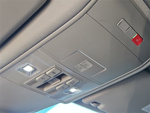 Used 2022 Volkswagen Atlas SEL Premium image 31