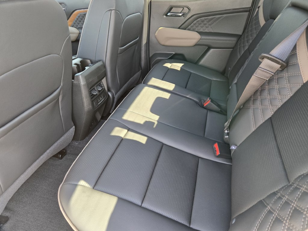New 2026 GMC Canyon Denali w/ LPO, Black Badging Package AWD/4WD image 19