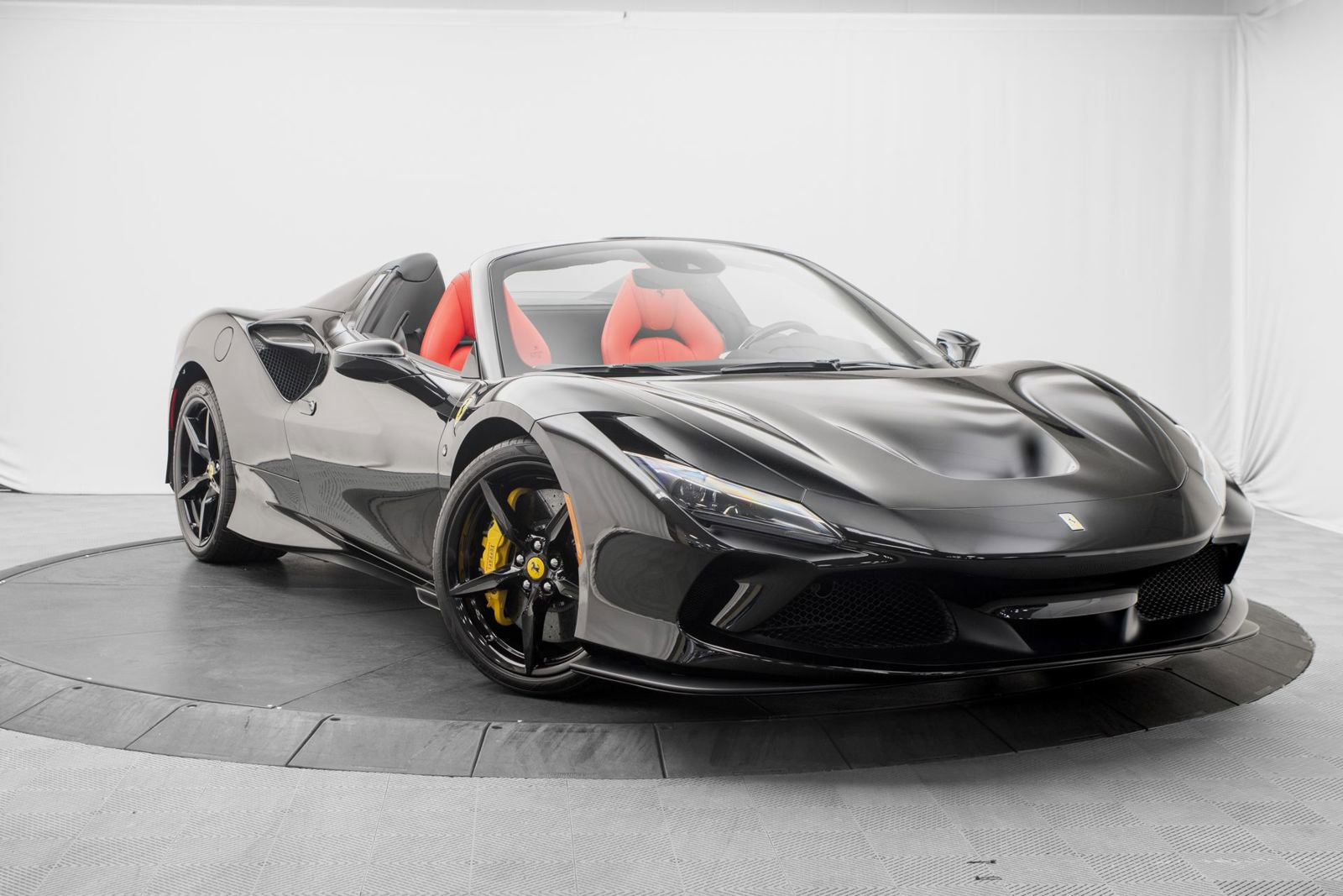Used 2022 Ferrari F8 Tributo RWD image 1