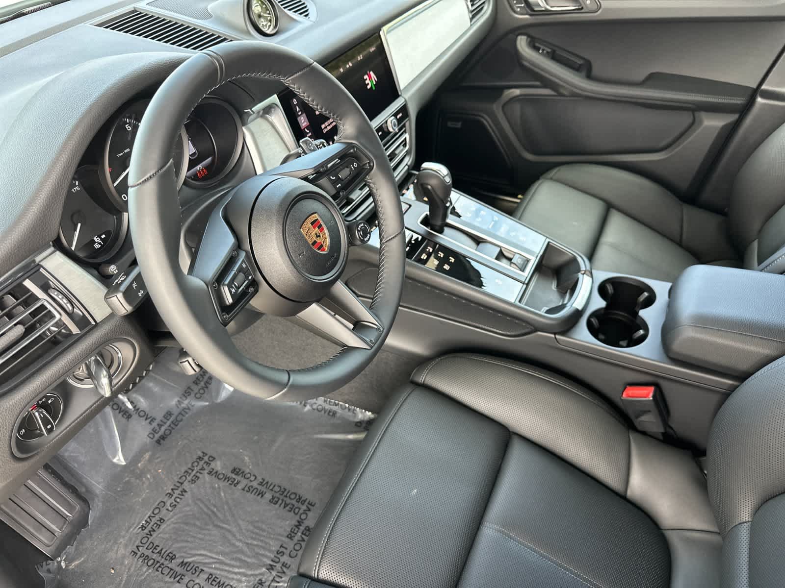 New 2026 Porsche Macan AWD/4WD image 4