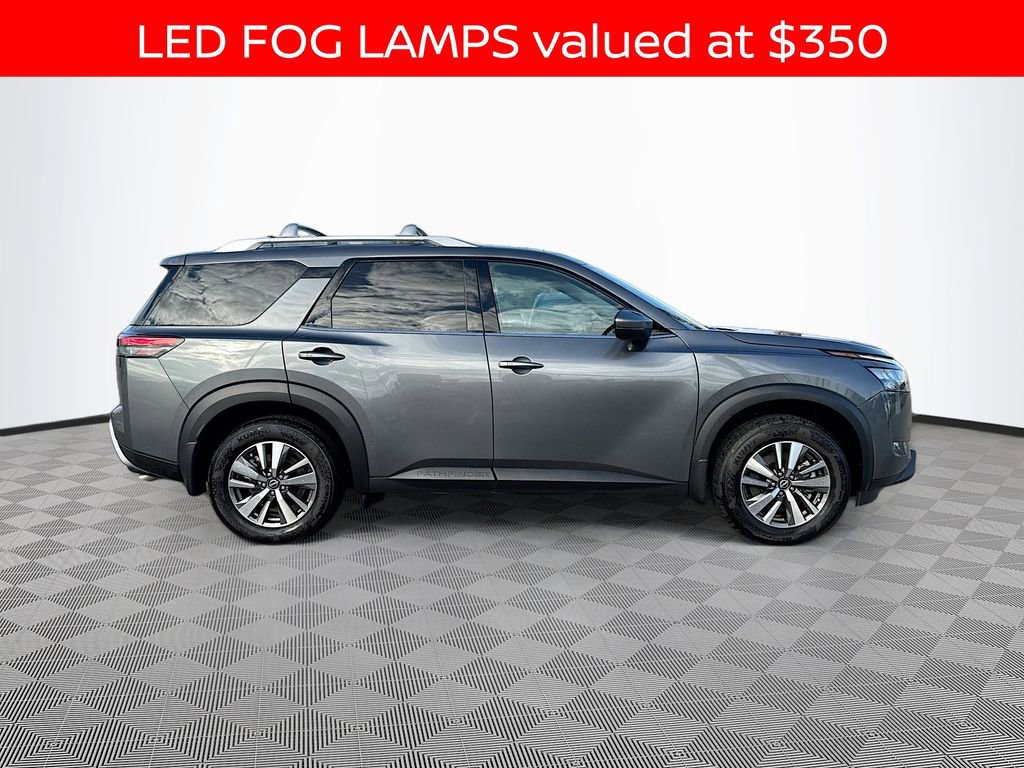 Used 2025 Nissan Pathfinder SL w/ Cargo Package image 4