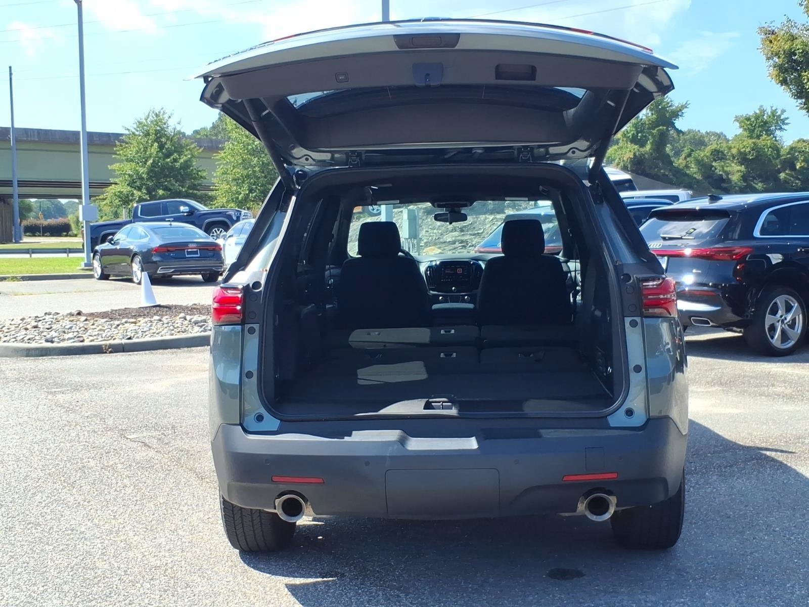 Used 2023 Chevrolet Traverse LT AWD/4WD image 30