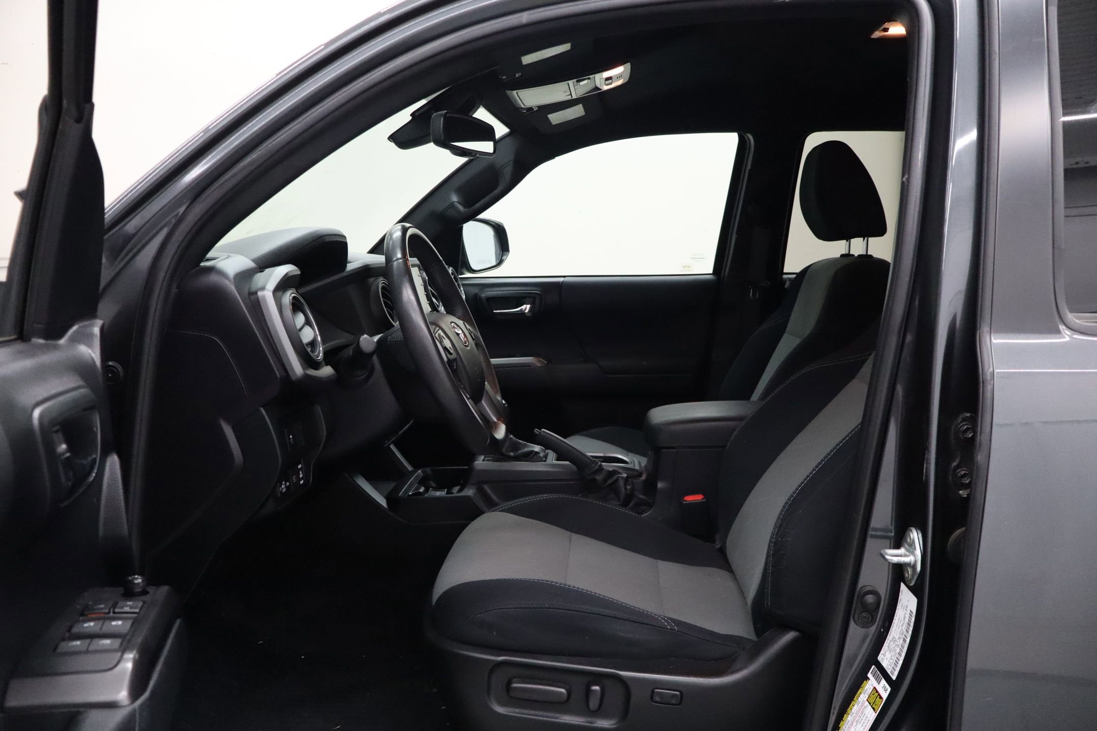 Used 2021 Toyota Tacoma TRD Sport image 25