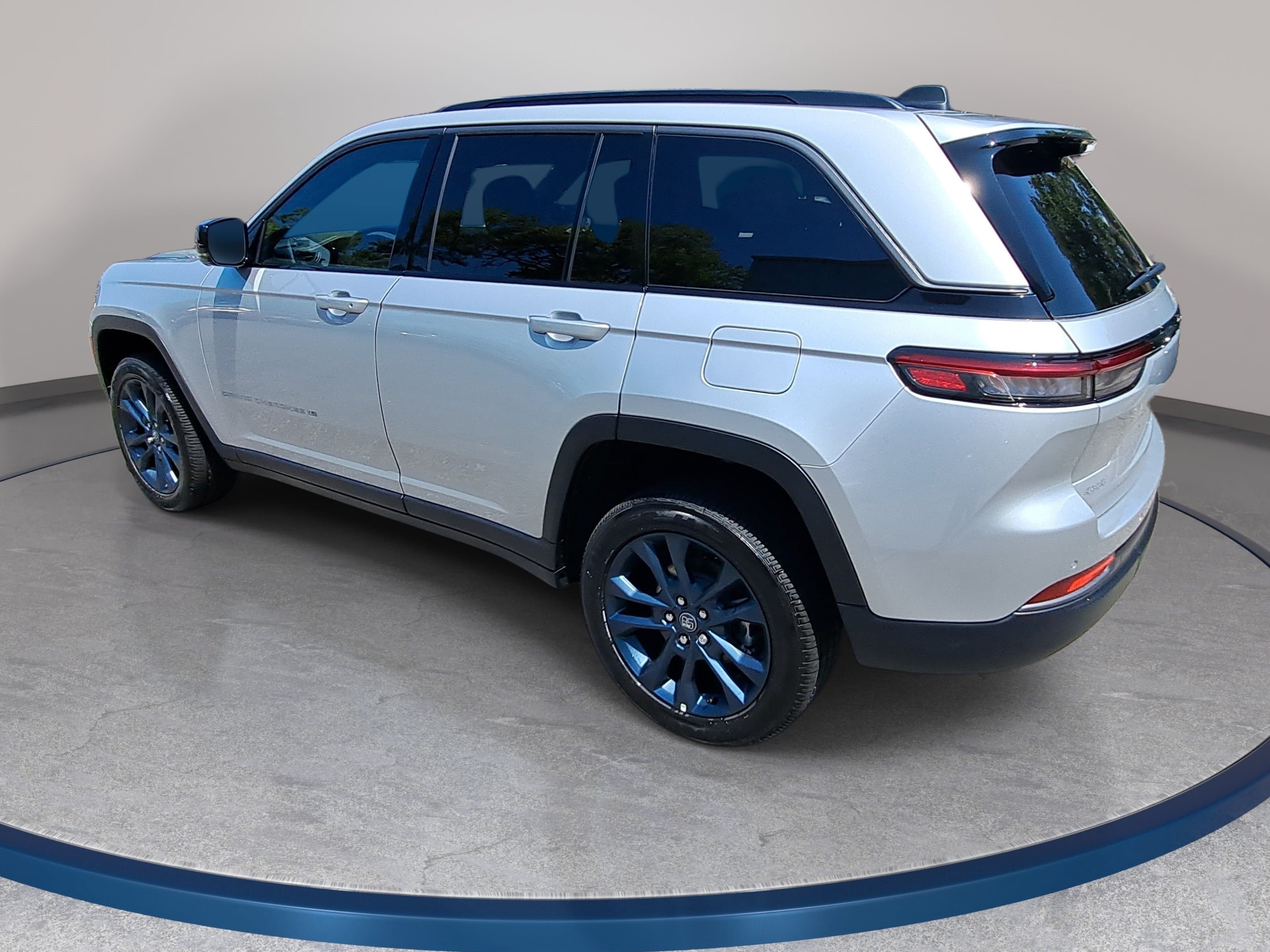 New 2026 Jeep Grand Cherokee Limited AWD/4WD image 7
