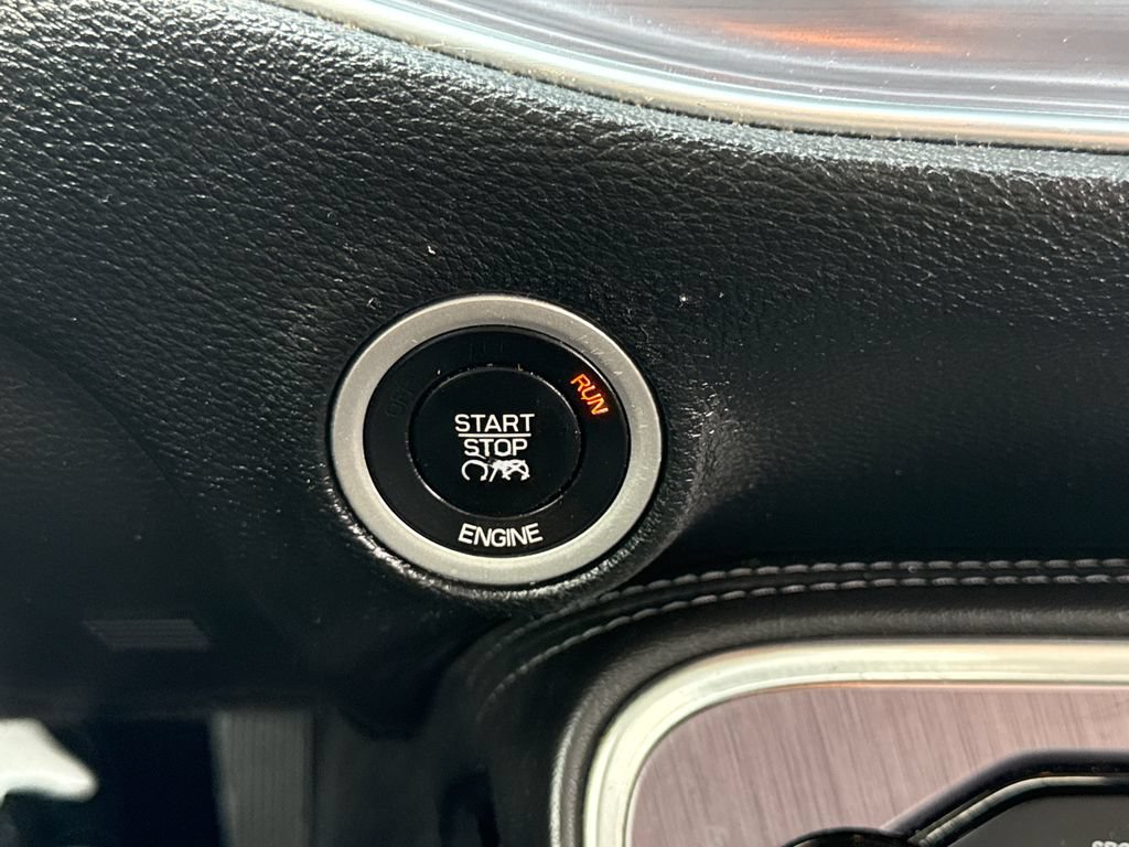 Used 2016 Dodge Challenger SXT RWD image 22