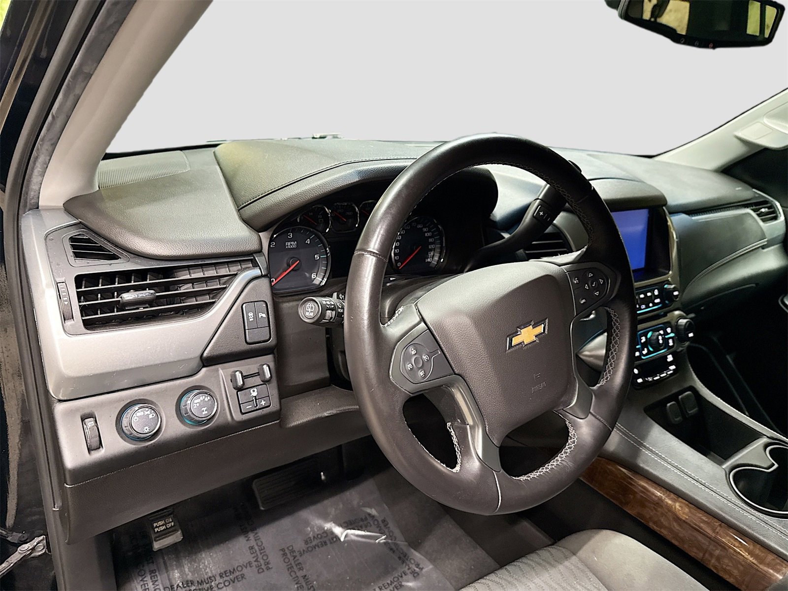 Used 2019 Chevrolet Suburban LS w/ All-Season Package image 9