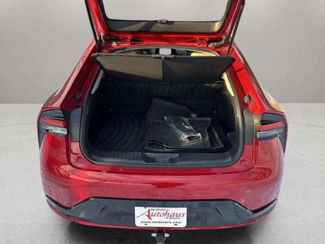 Used 2023 Toyota Prius XLE image 28