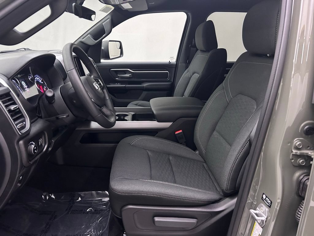 New 2026 RAM 1500 Big Horn AWD/4WD image 12