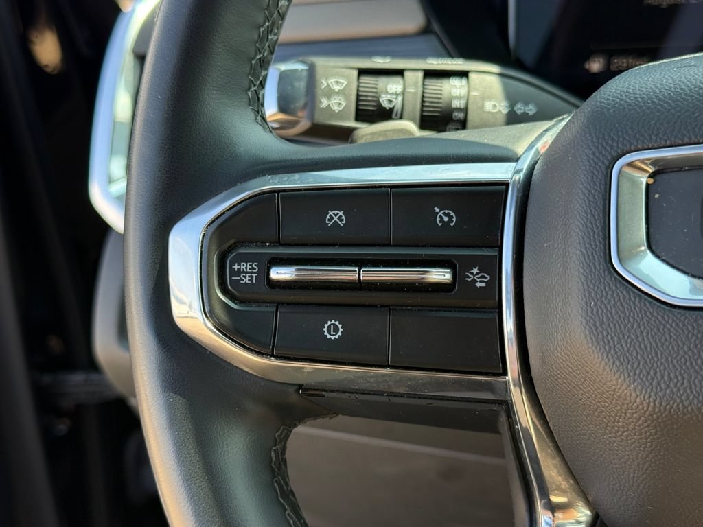 Used 2024 GMC Acadia Elevation AWD/4WD image 16