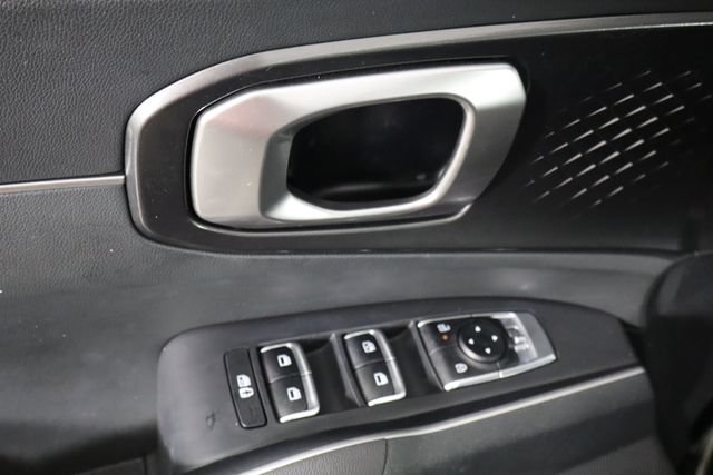 Certified 2025 Kia Sorento S w/ Panoramic Sunroof Package FWD image 22