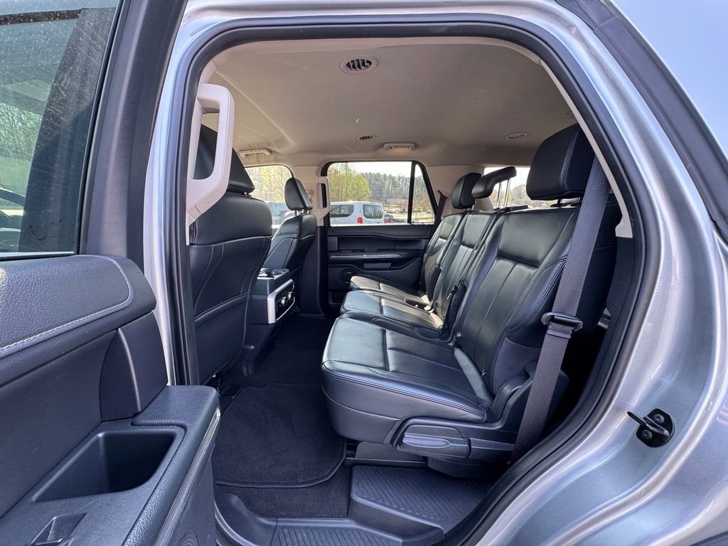 Used 2024 Ford Expedition XLT image 12