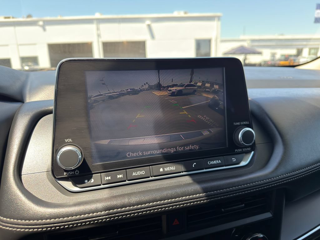 Used 2024 Nissan Rogue S FWD image 25