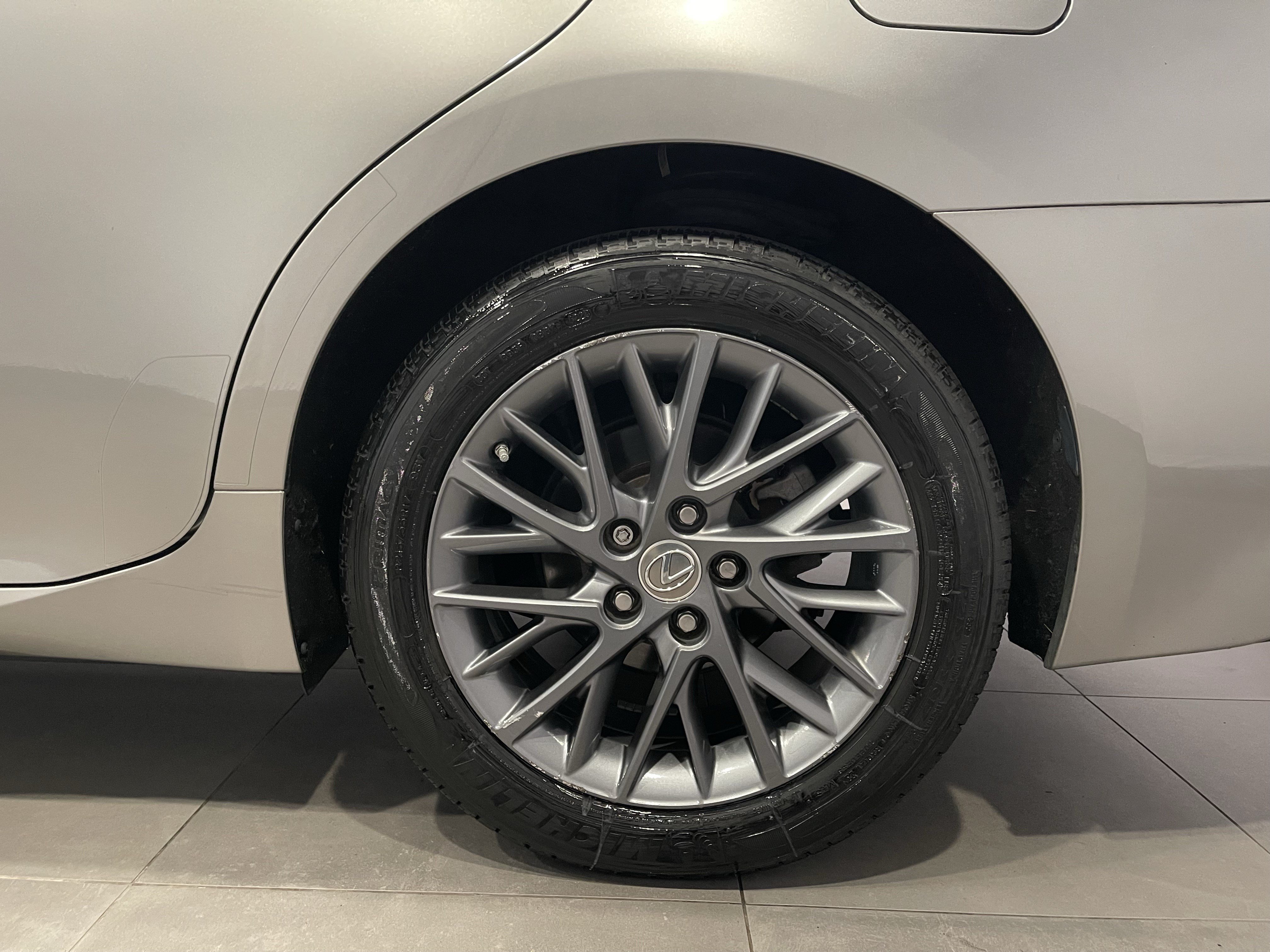 Used 2018 Lexus ES 350 w/ Premier Package FWD image 8
