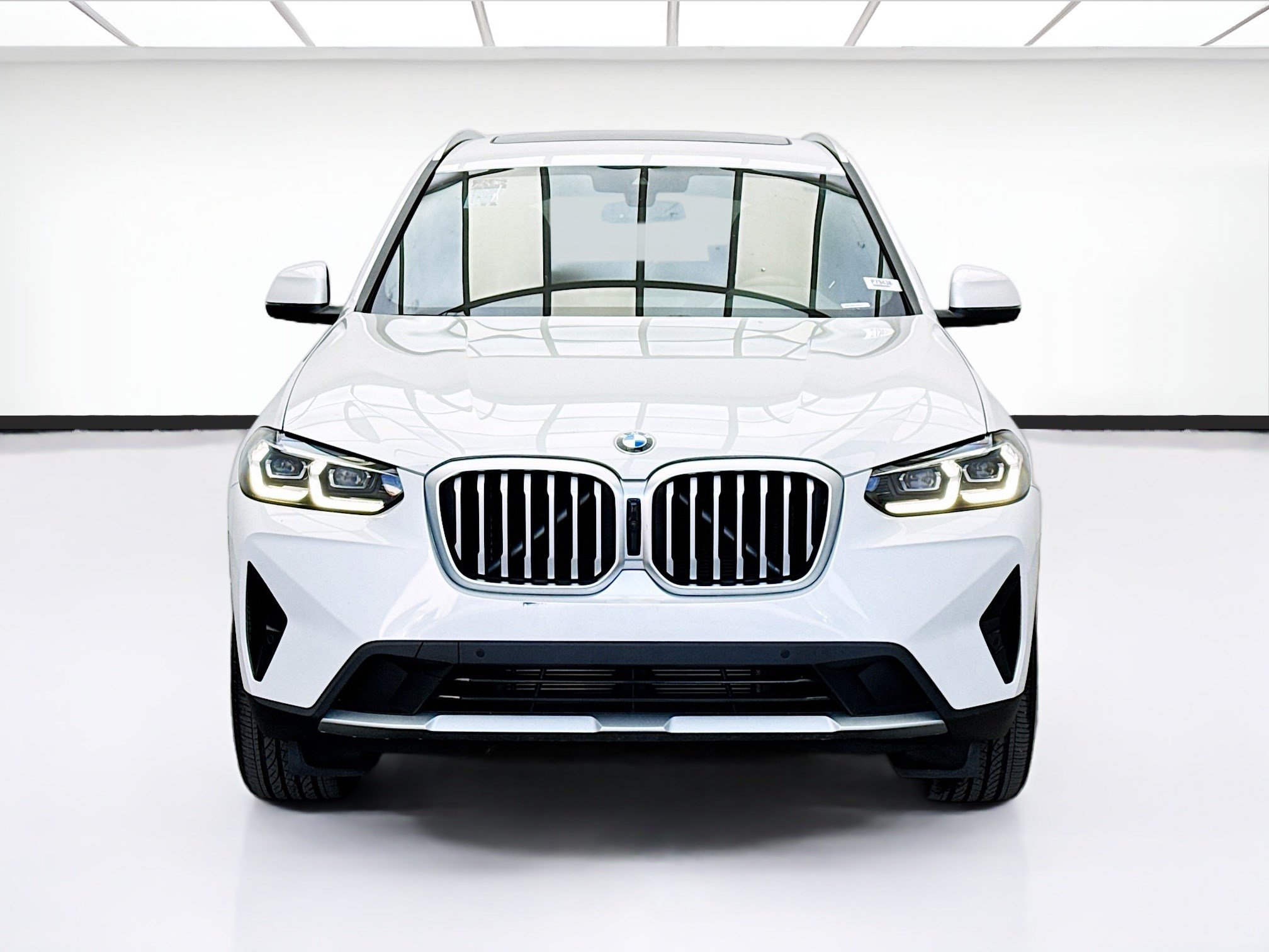 Used 2024 BMW X3 sDrive30i w/ Convenience Package RWD image 2