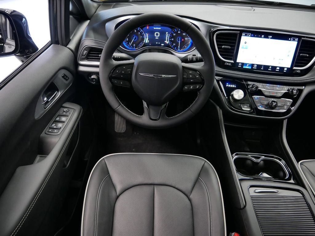 New 2026 Chrysler Pacifica Limited w/ S Appearance Package image 15