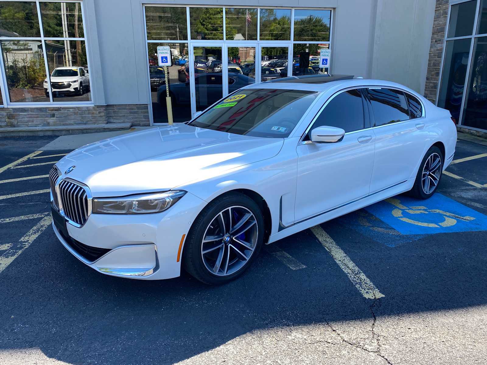 Used 2021 BMW 750i xDrive w/ Luxury Rear Seating Package AWD/4WD image 2