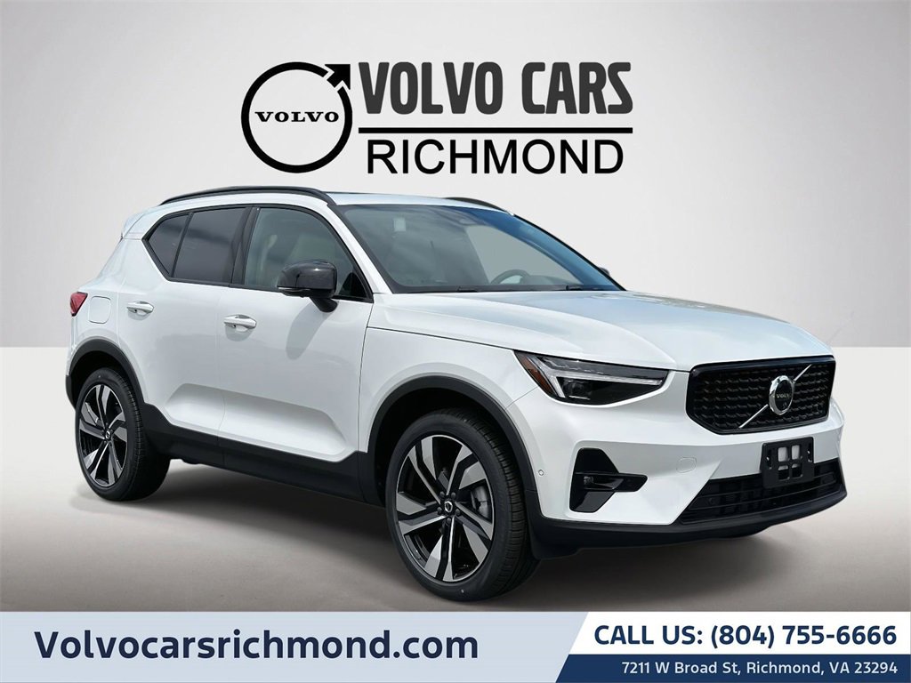 New 2025 Volvo XC40 B5 Ultra w/ Climate Package