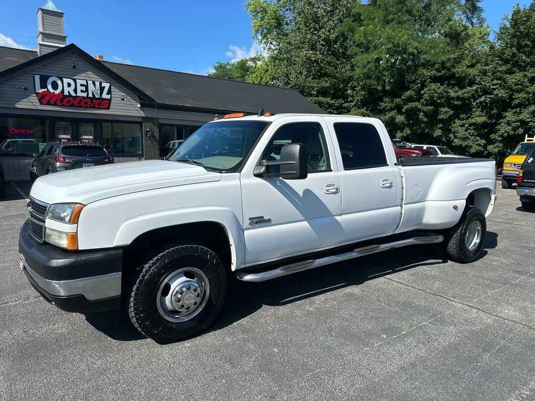 Used 2006 Chevrolet Silverado 3500 LT w/ Heavy-Duty Power Package AWD/4WD image 1