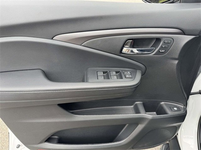 Certified 2024 Honda Ridgeline RTL image 17