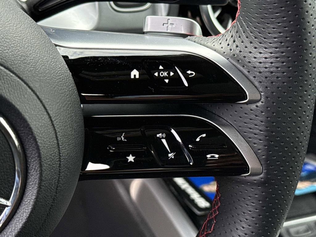 Used 2025 Mercedes-Benz GLB 250 image 24