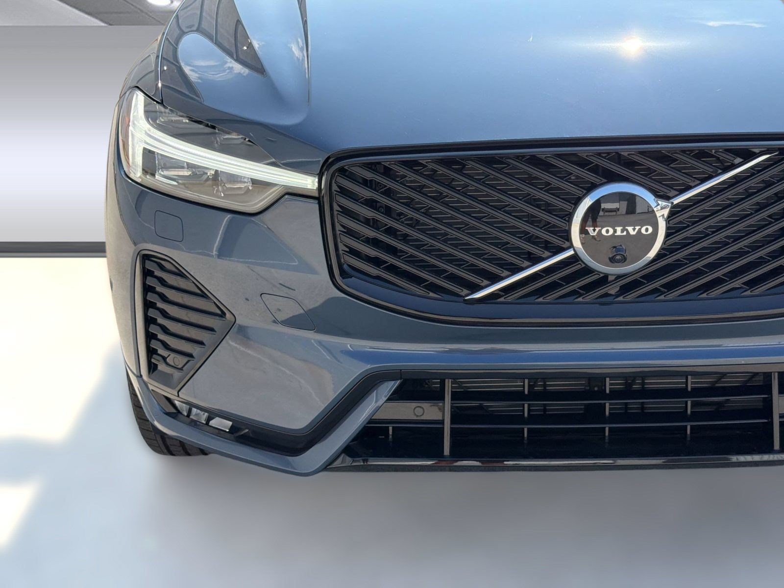 New 2026 Volvo XC60 B5 Plus w/ Protection Package Premier AWD/4WD image 29