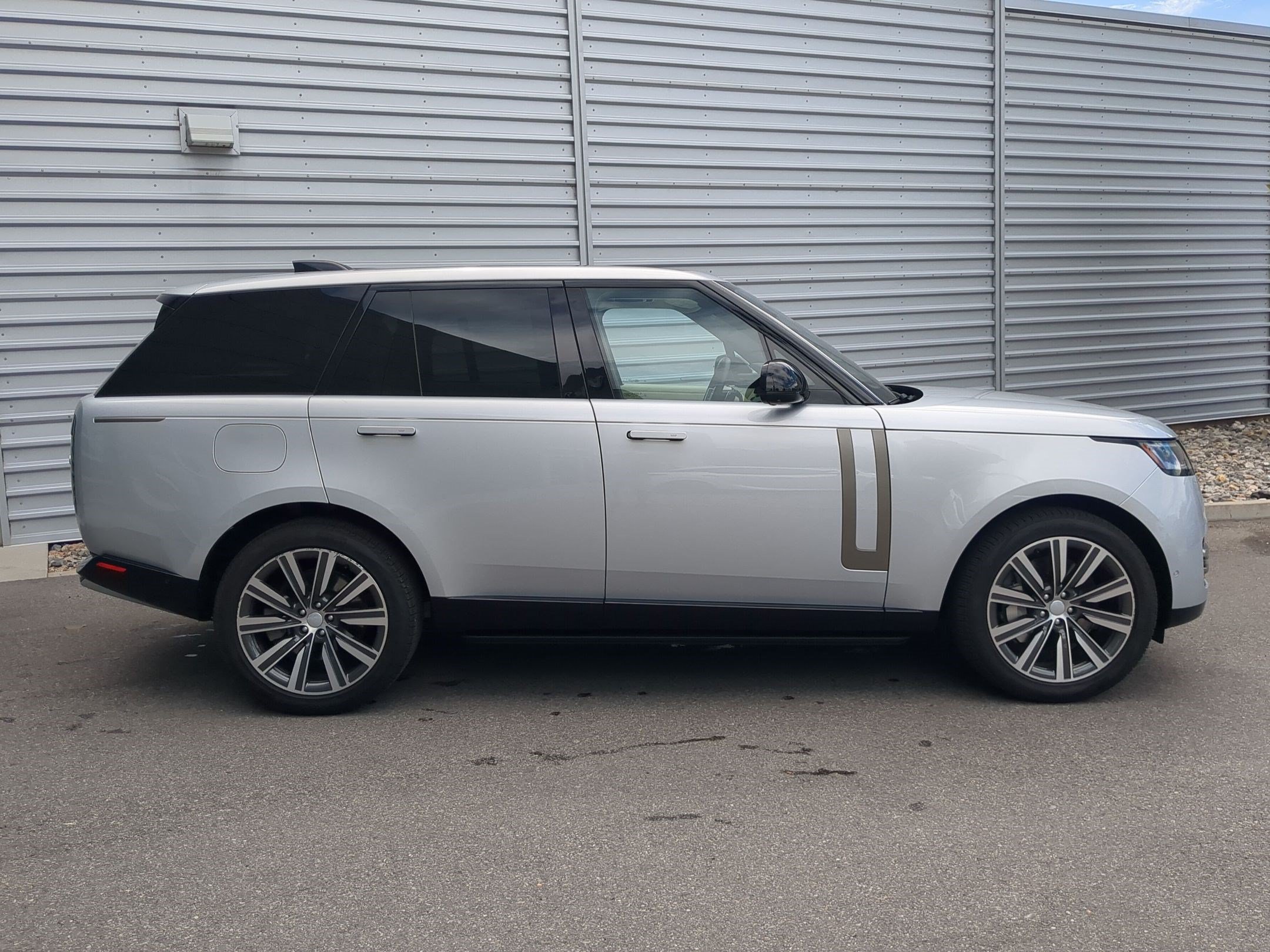 Used 2023 Land Rover Range Rover SE AWD/4WD image 5