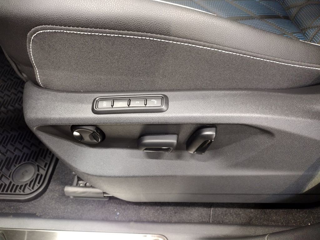 New 2026 Volkswagen Atlas Cross Sport SEL Premium R-Line image 23