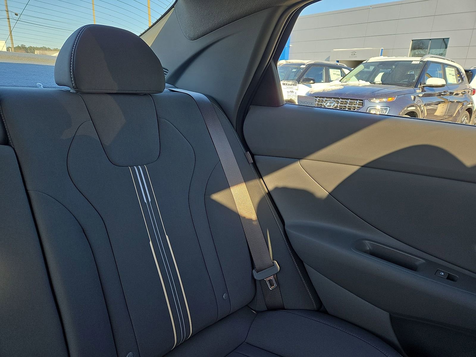 Used 2025 Hyundai Elantra SEL image 14