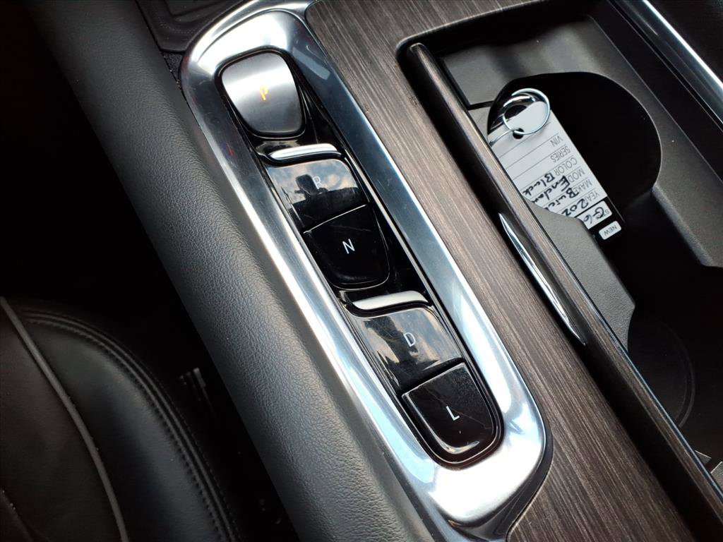 Used 2024 Buick Enclave Avenir w/ Avenir Technology Package image 23