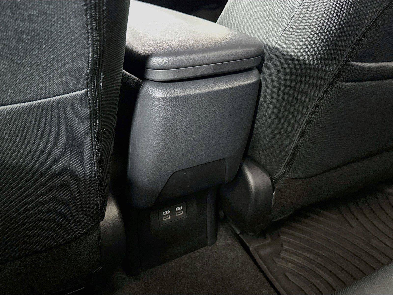Certified 2025 Toyota Prius LE FWD image 32