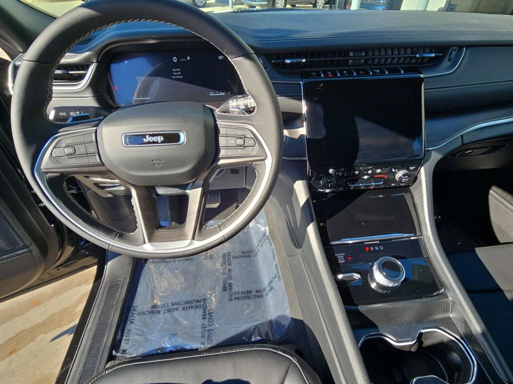 New 2025 Jeep Grand Cherokee L Limited w/ Luxury Tech Group II image 17