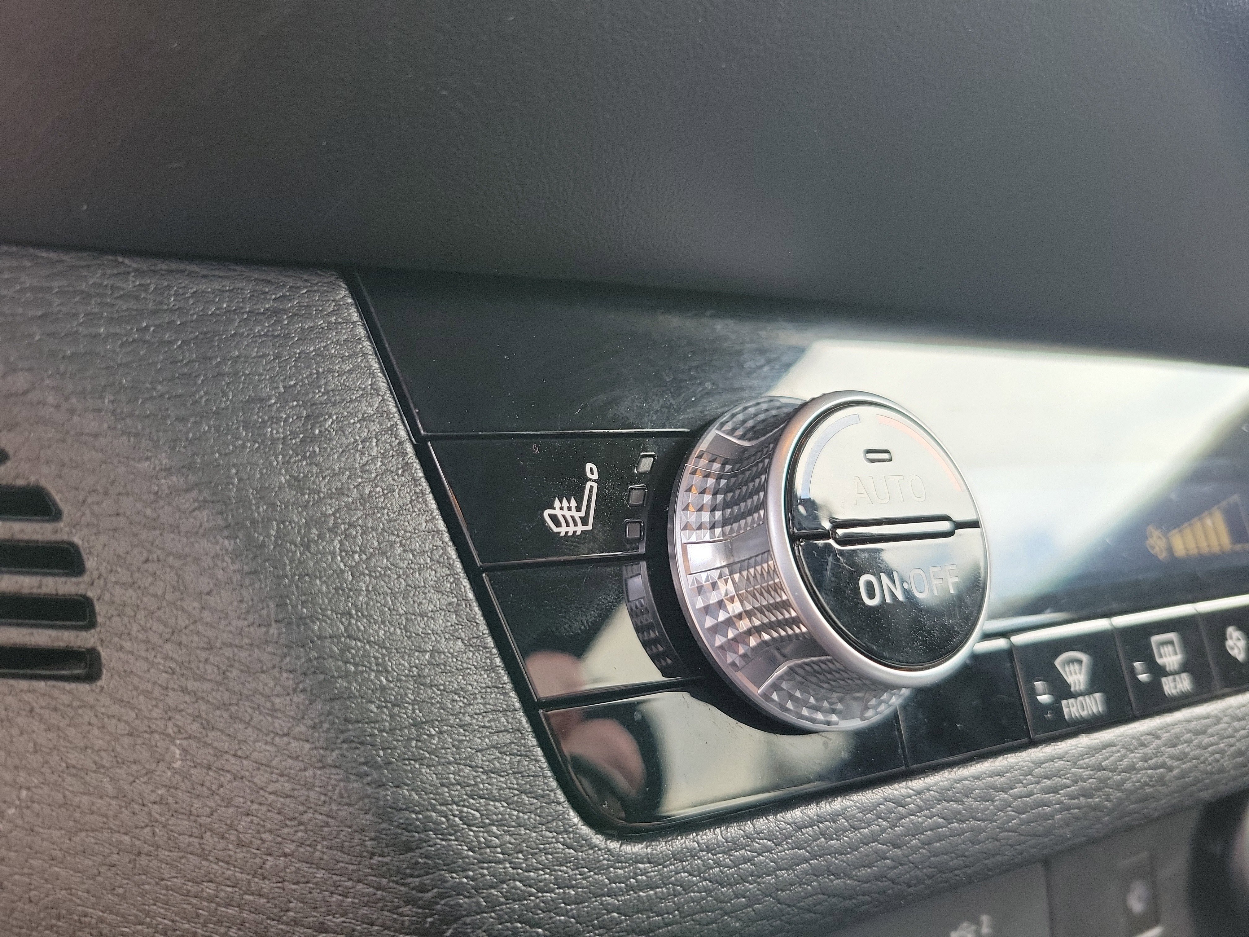 Used 2024 Mitsubishi Outlander SE image 14