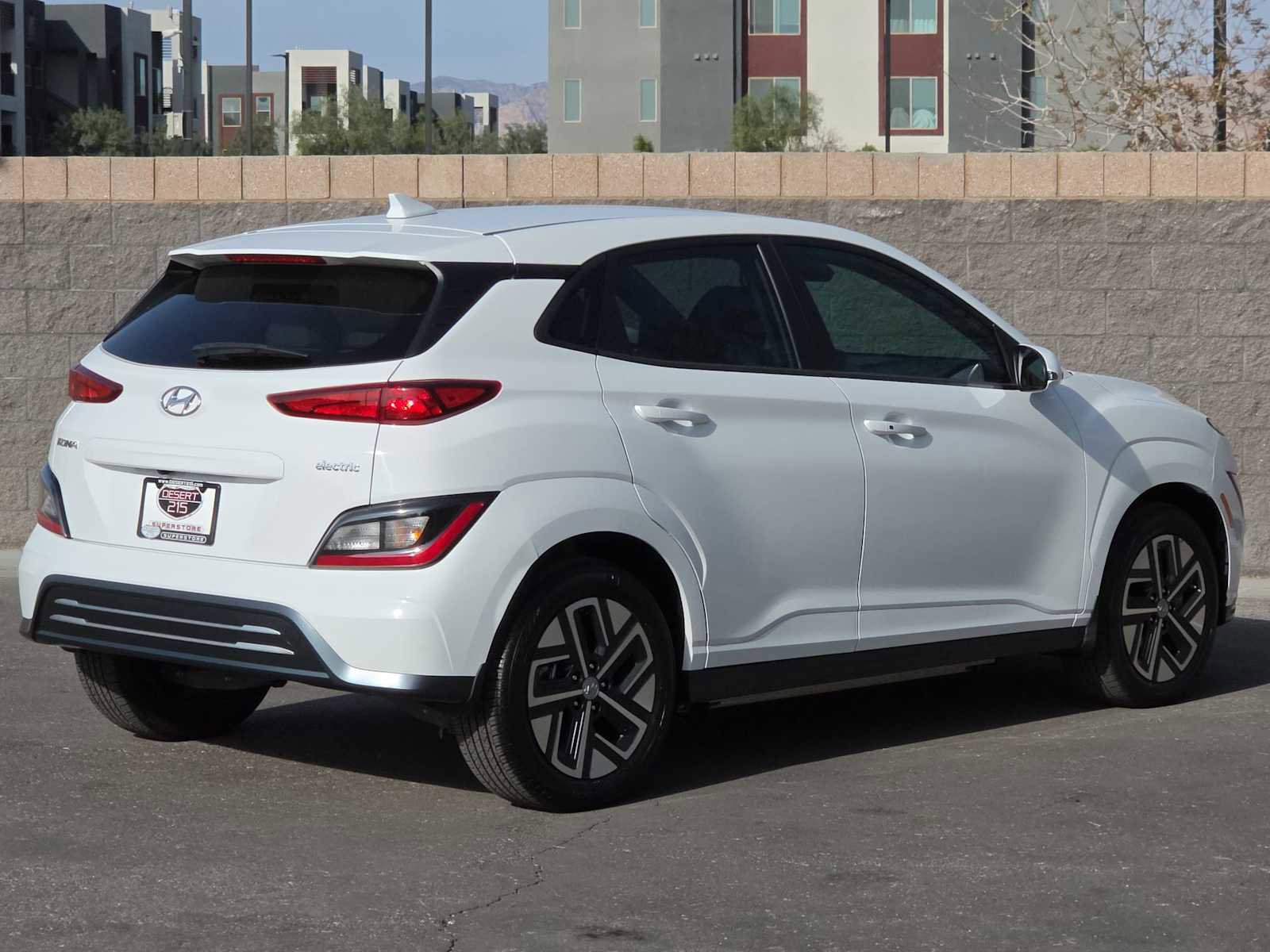 Used 2023 Hyundai Kona SE image 9