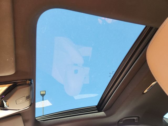 Used 2019 BMW 330i Sedan w/ Premium Package image 10