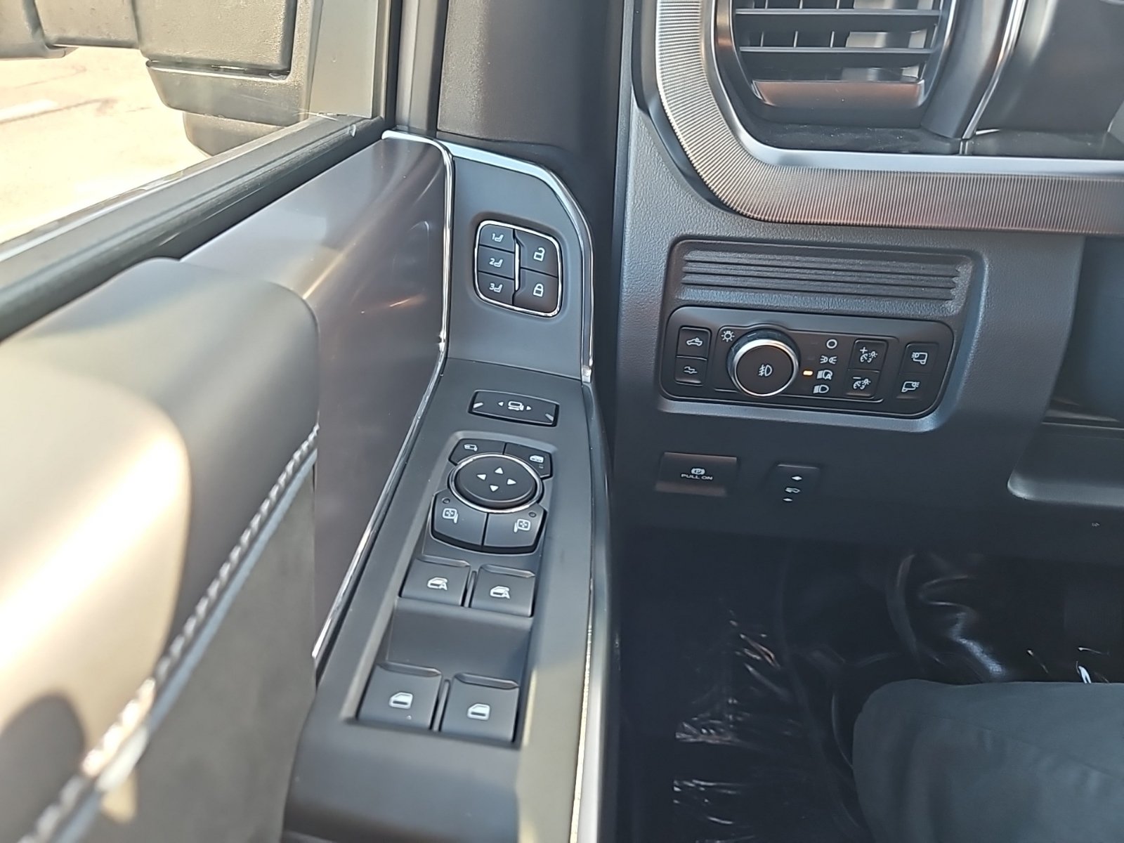 New 2027 Ford F450 Platinum w/ FX4 Off-Road Package AWD/4WD image 22