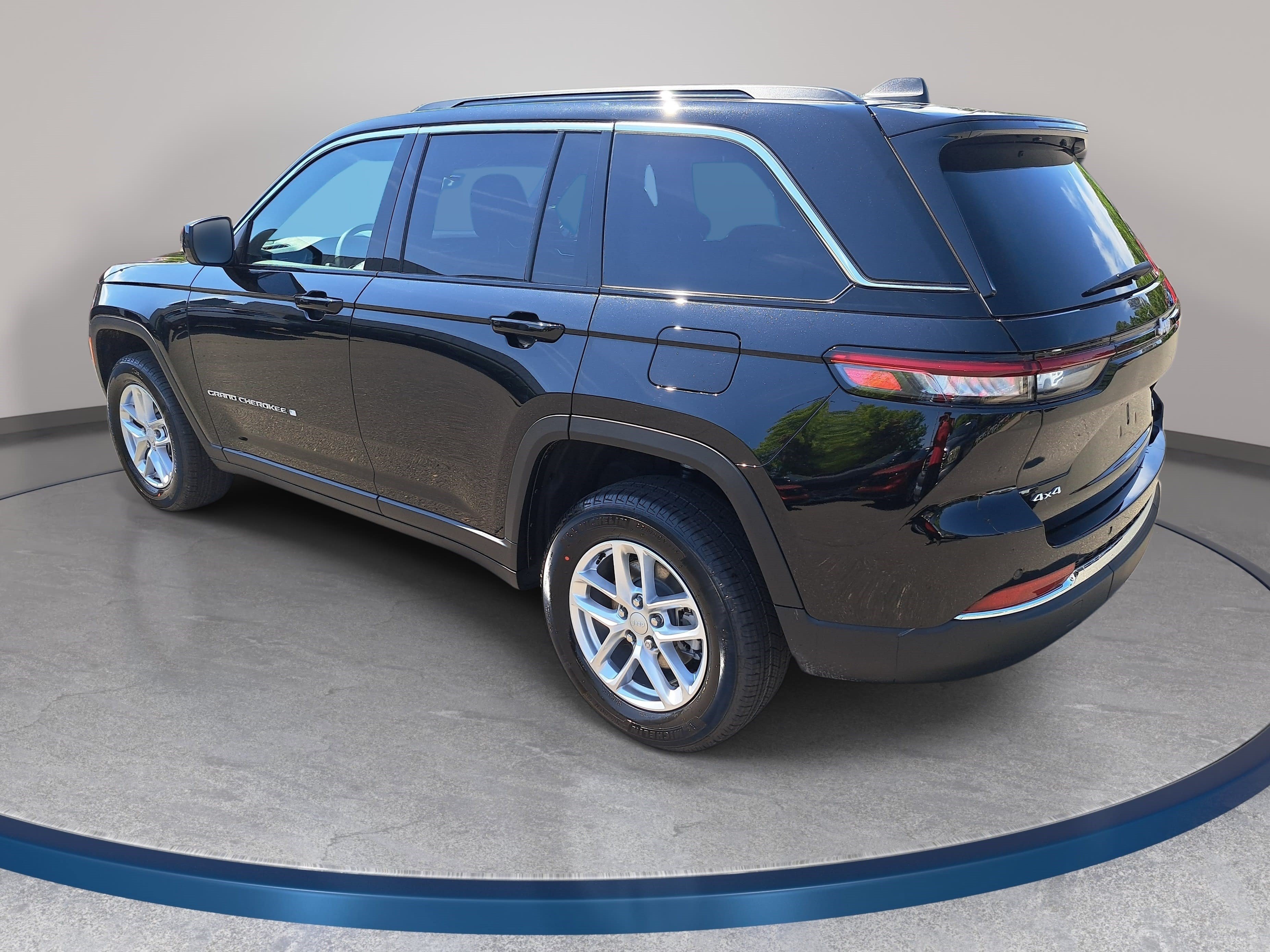 New 2026 Jeep Grand Cherokee Laredo X AWD/4WD image 7