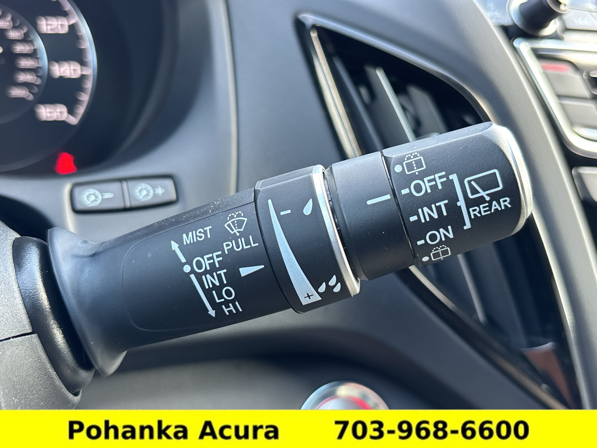 Used 2025 Acura RDX SH-AWD image 10