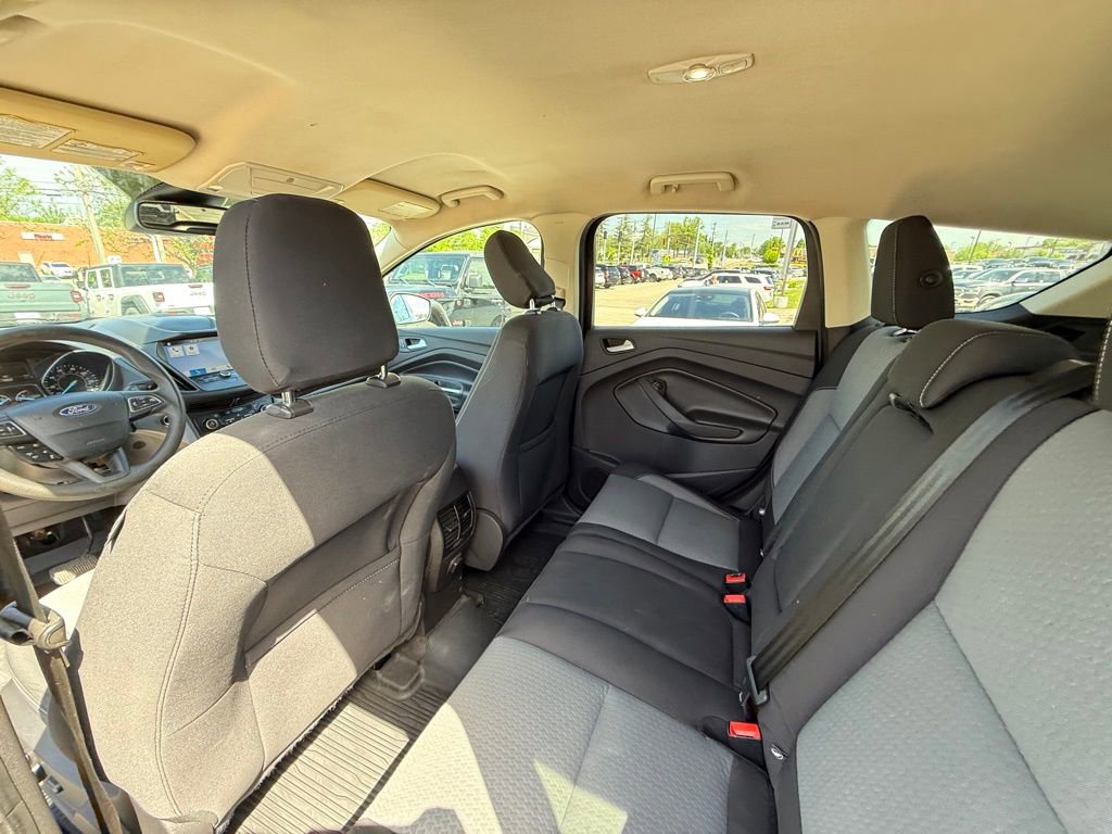 Used 2019 Ford Escape SE image 25